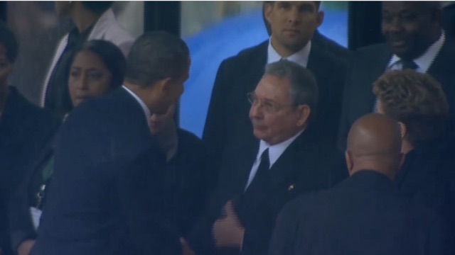 US President Obama shaking hands with Cuban President Raoul Castro